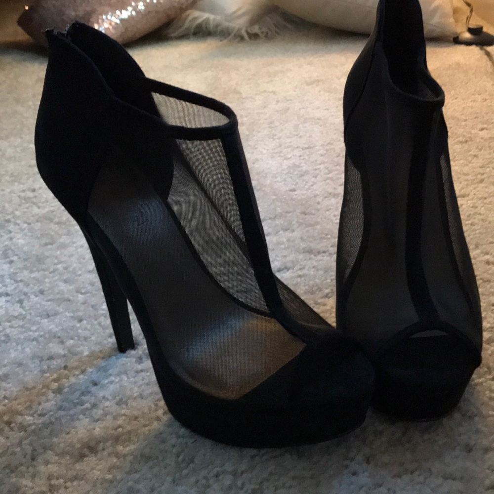 Mesh booties